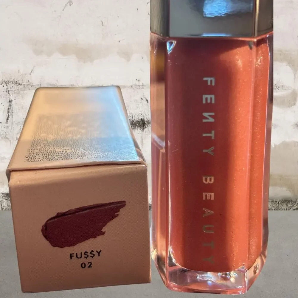 Fenty Beauty Gloss Bomb Universal Lip Luminizer in FU$$Y NIB